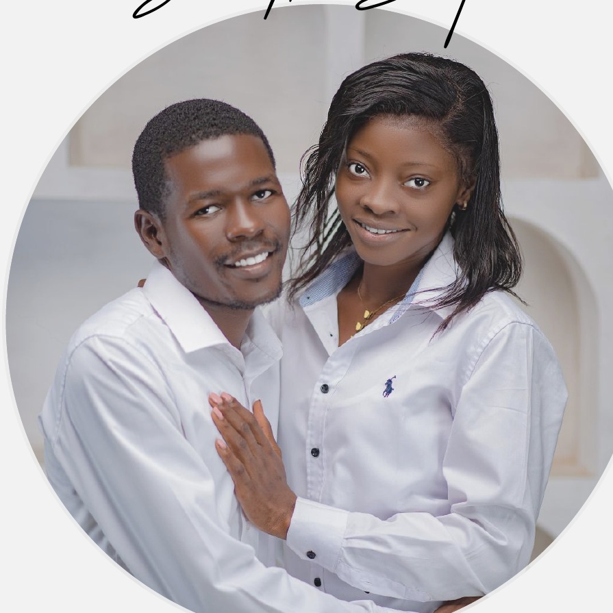 Couple présenté sur une invitation Kitoko Event
